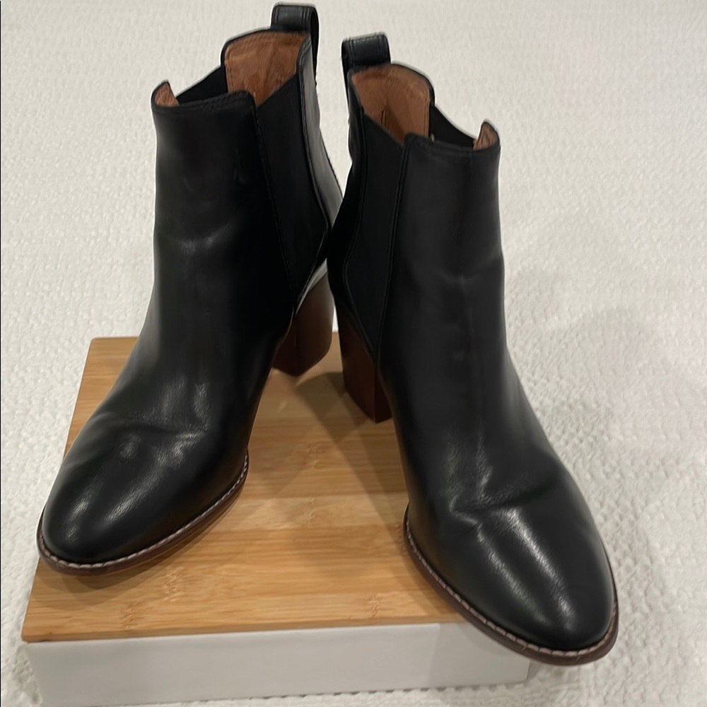 Madewell Black Chelsea Ankle Boots Sleek Design